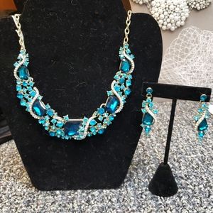 Turquoise necklace and earrings
